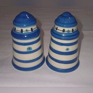 *2* SETS RED AND BLUE LITTLE LIGHT HOUSES SALT AND PEPPER SEE PICTURES